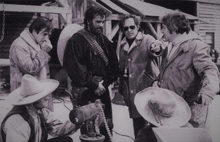 Eugenio Martín junto a Aldo Sambrell en el rodaje de “El hombre de Rio Malo”